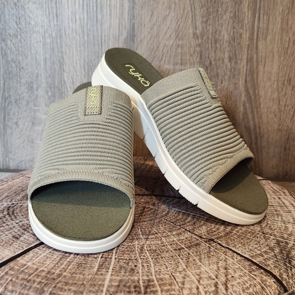 Ryka Abbey Green Epic Slide Sandal size 7W
